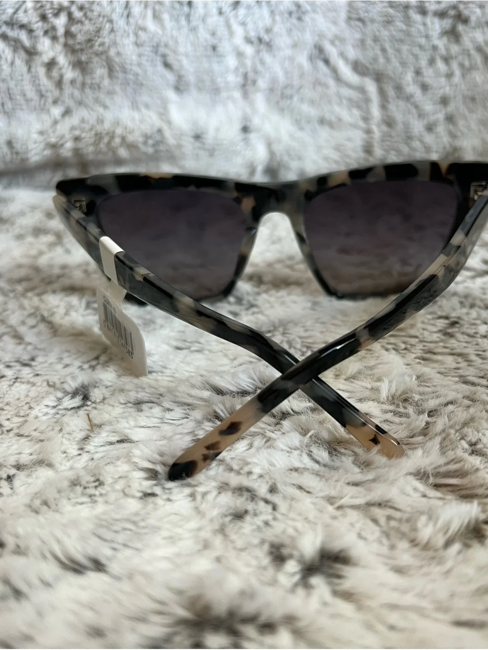 Carolina Lemke stylish tortoiseshell